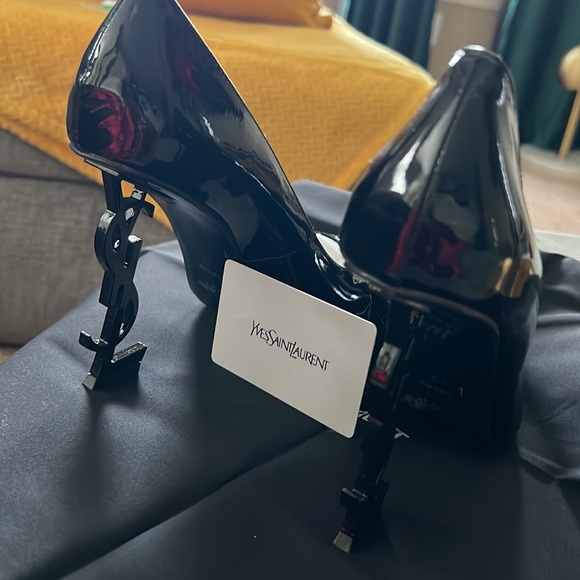Yves Saint Laurent- Opyum Point-Toe Patent Leather Pumps - Picture 3 of 8